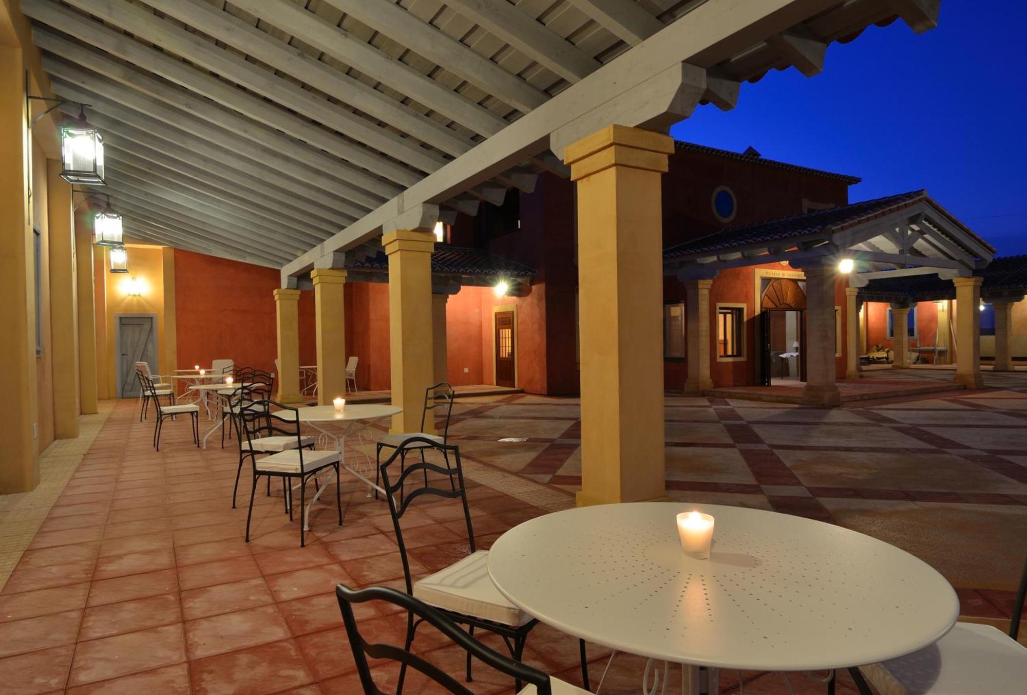 Hotel San Miguel del Valle Amblés El Fresno Exterior foto